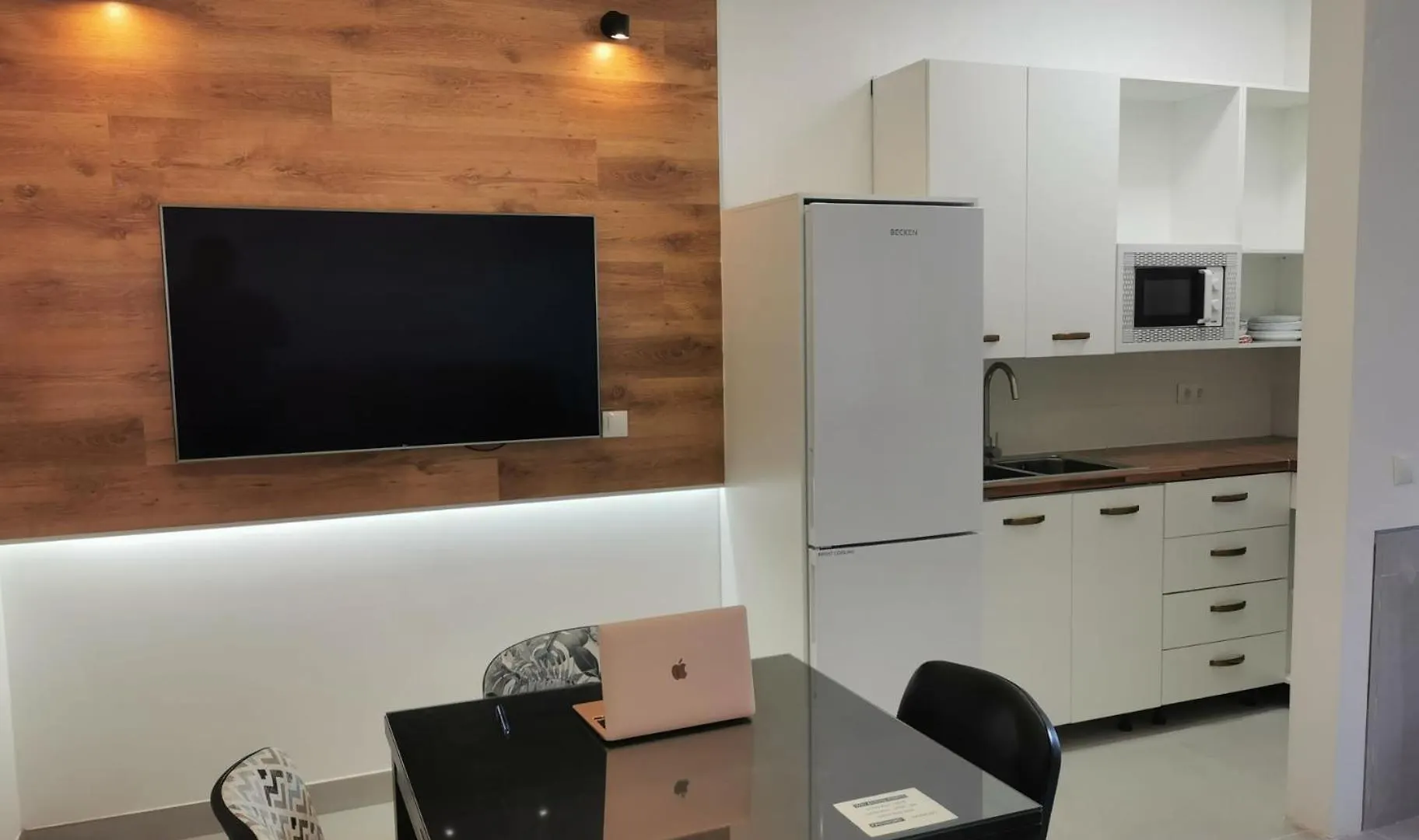 Urbanizacion La Roca, Estudio Torremolinos